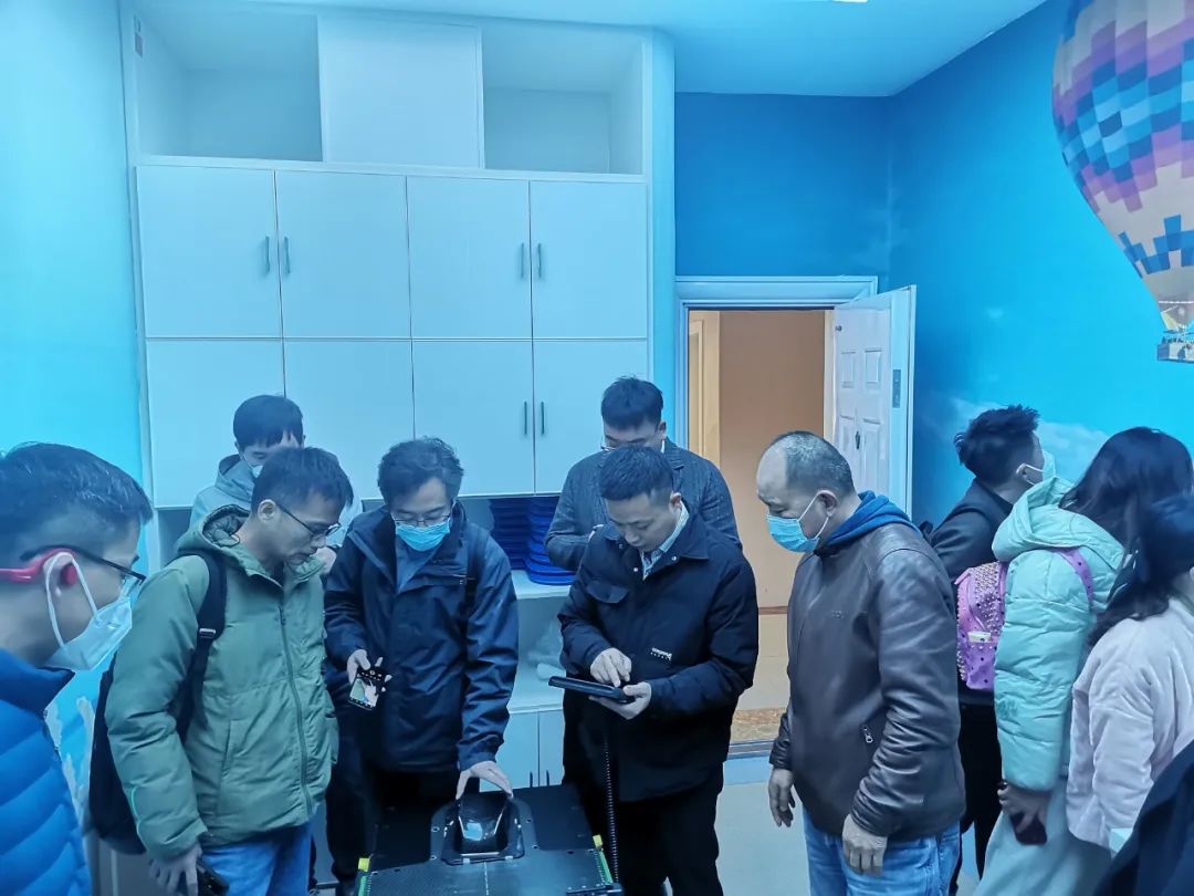 科莱瑞迪南区销售团队参观学习江西省肿瘤医院制模室的建设和使用情况.jpg